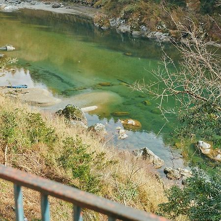 目の前が吉野川・雨天でも屋外体験ができる絶景の一軒家 Villa Otoyocho Luaran gambar