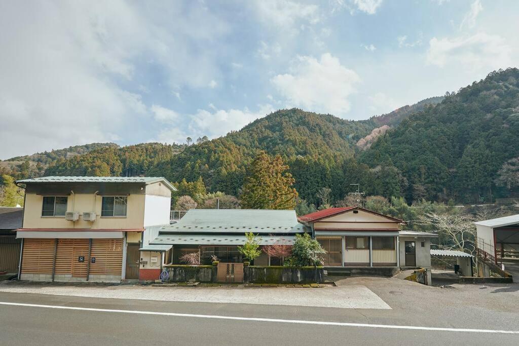 目の前が吉野川・雨天でも屋外体験ができる絶景の一軒家 Villa Otoyocho Luaran gambar